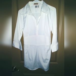 White stretch blouse wide waist band blouse.Zipper at the side.